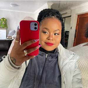 Photo of Dee