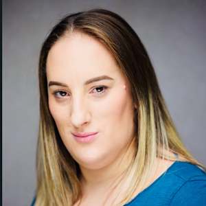 Photo of Amanda Tomkins