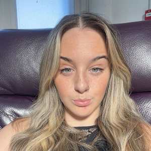 Photo of Caitlin Gibbeson