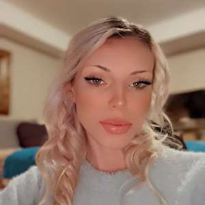 Photo of Amanda Lemay