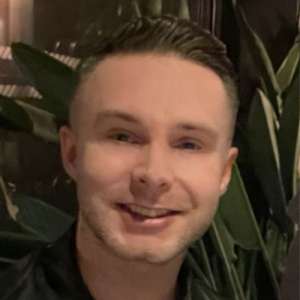 Photo of Lee