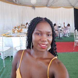 Photo of Dee