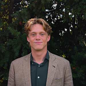 Photo of Clay Taylor