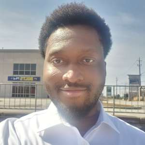 Photo of Joshua Robinson