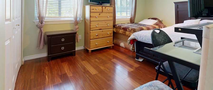 Photo of Julie TN's room