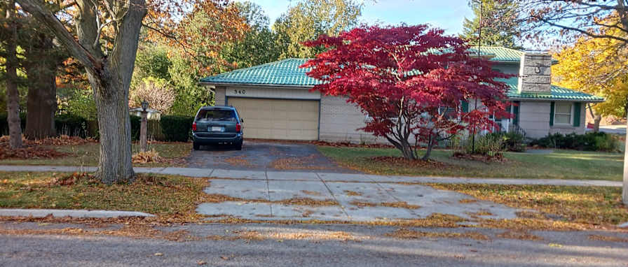 Photo of Andrew Hwang's room