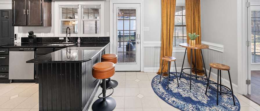 Photo of lifedoorrentals's room