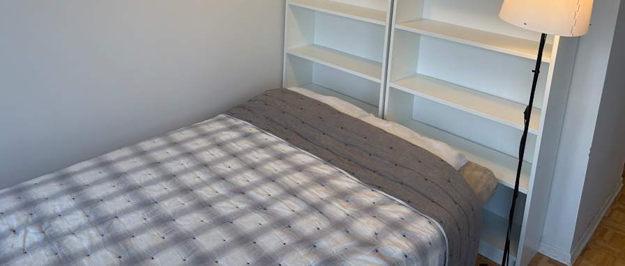 Photo of Moe's room