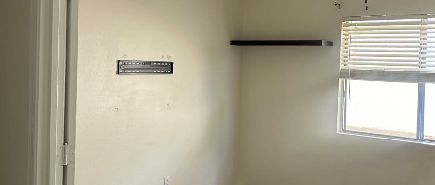 Photo of Harris Wonder's room