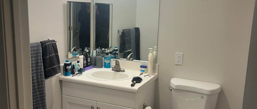 Photo of isaac lozada's room
