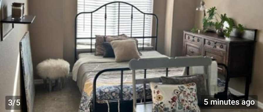 Photo of JULEE's room