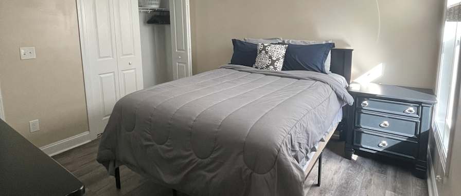 Photo of Stately Pines Neighbor's room