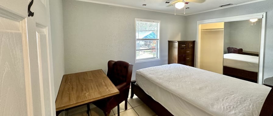 Photo of PadSplit's room