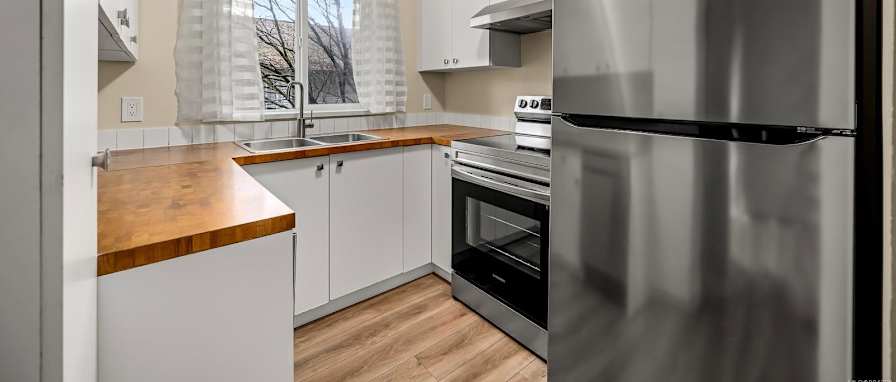 Photo of DAMON's room