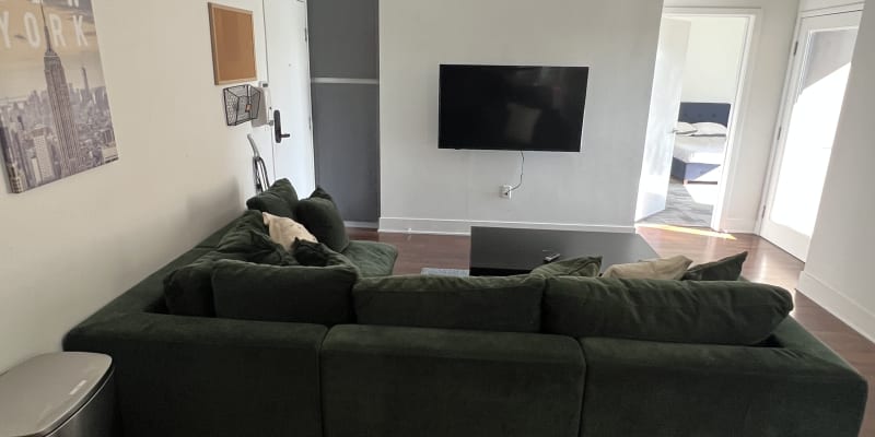komplet Støt Grundlægger Private room to rent in share house | North La Brea A... – Roomies.com