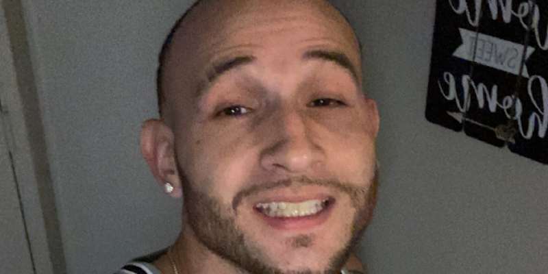 Looking for a roommate Samuel 32 years Male Ontario San