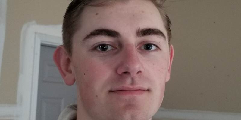 looking-for-a-roommate-alex-22-years-male-madis-roomies