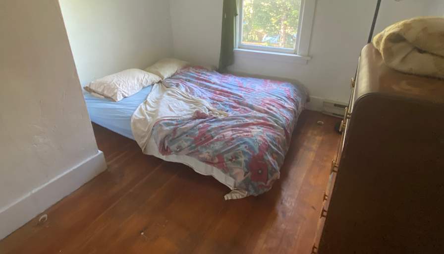 Hilary Djeric's room