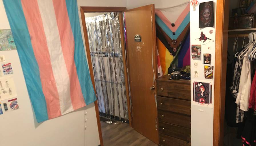 Ben, Savannah, Erin, and Kirsten's room