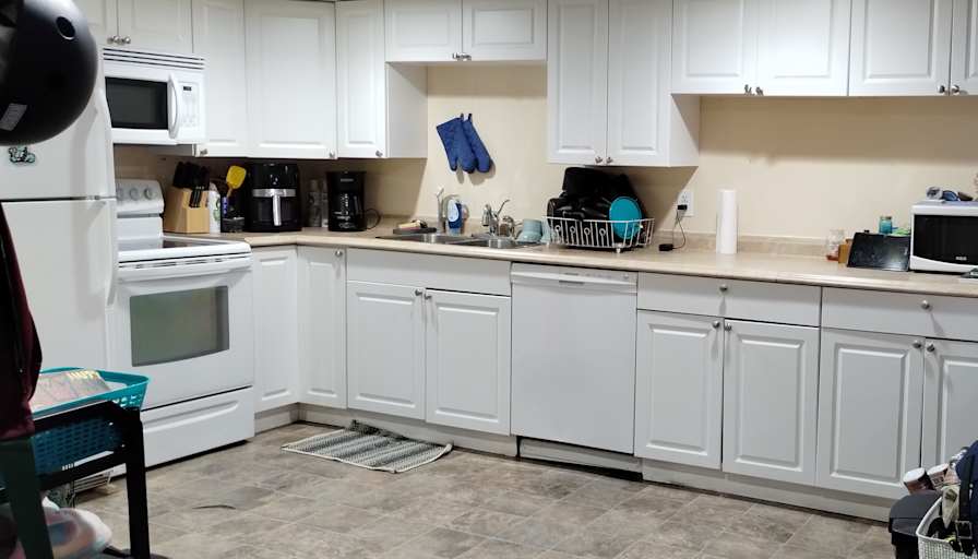 Hurricane Siqueira's room