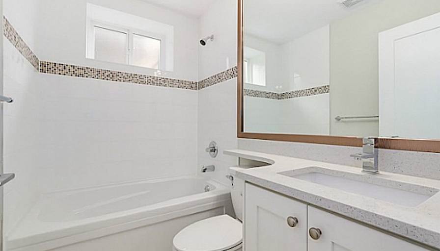 Safe Stay Vancouver's room