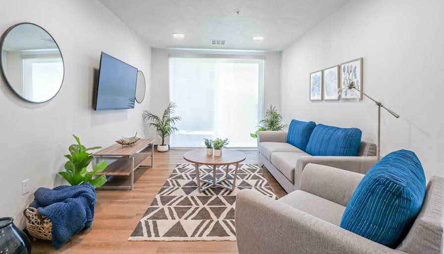 Furnished room with own bathroom in an apartment We Roomies com