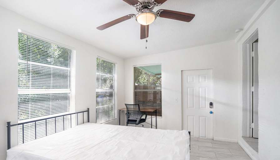 Photo of PadSplit's room