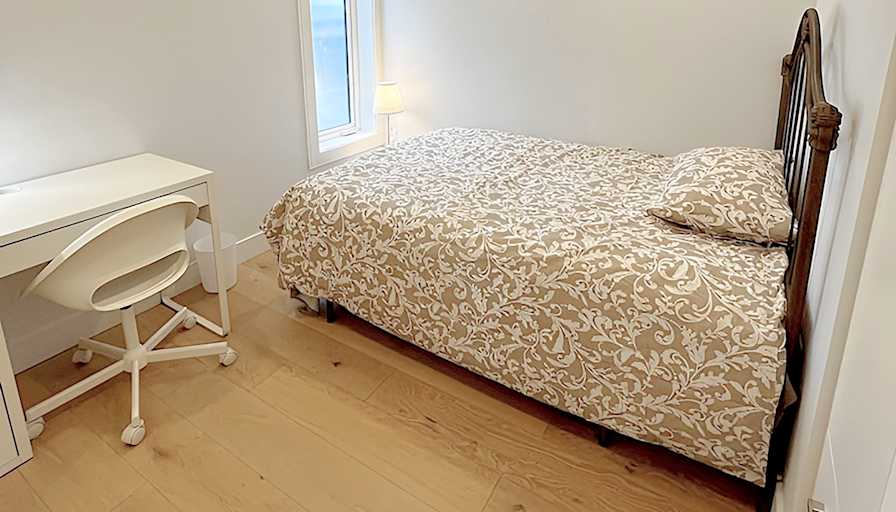 Photo of Shahram's room