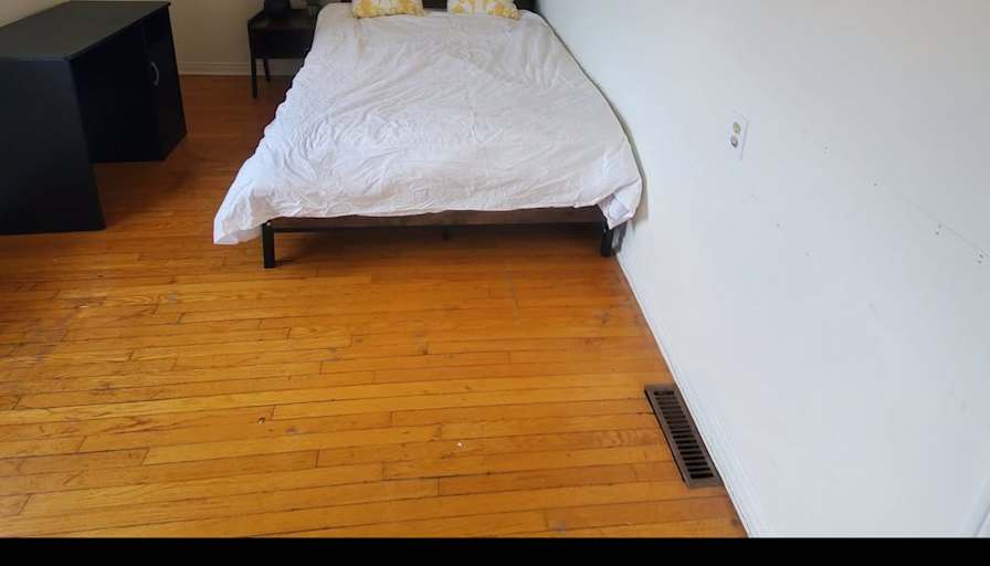 Alejandro Fernandez's room