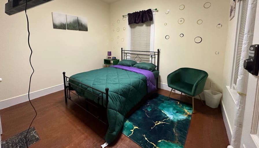 Photo of Cynthia Gaines's room