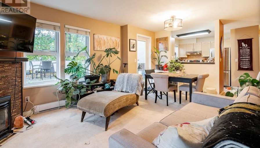 LeahAnn Maybee's room