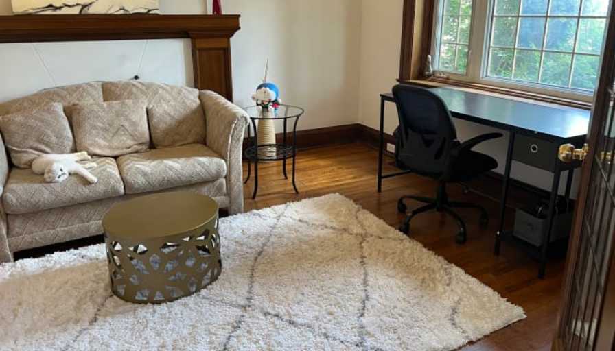 Evelina Suleimanova's room