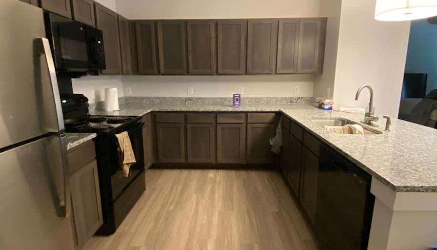 Private room to rent in share house Trousdale Drive...