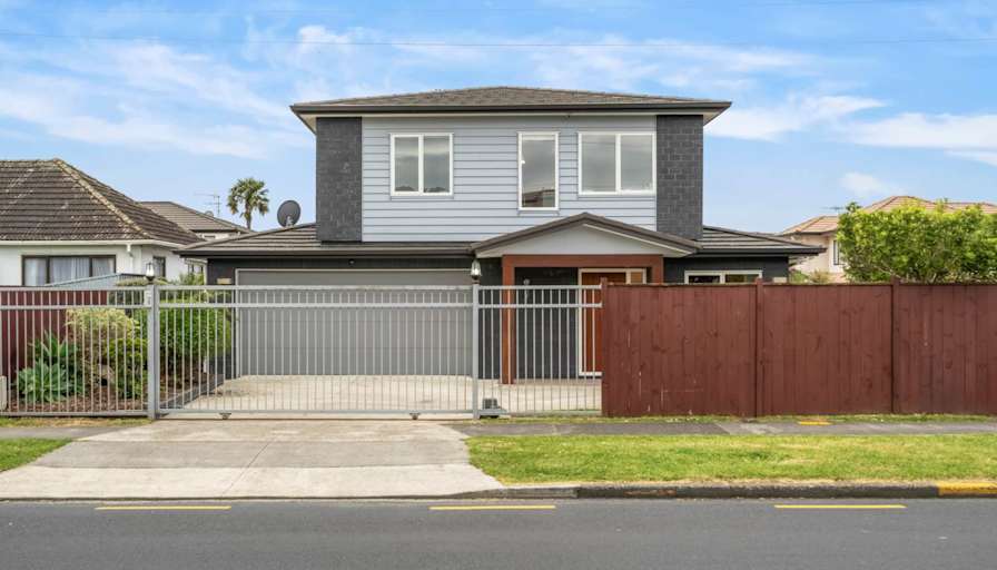 Private room to rent in share house Mount Roskill... Roomies.co.nz