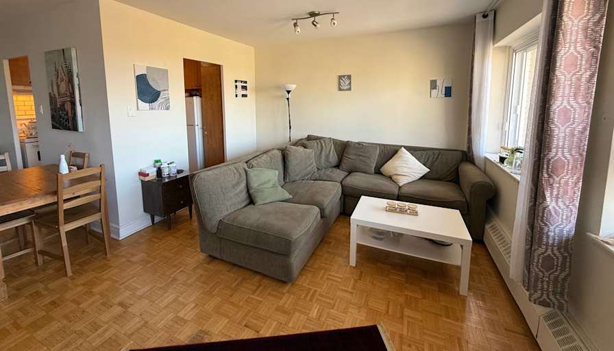 Photo of Pouria's room