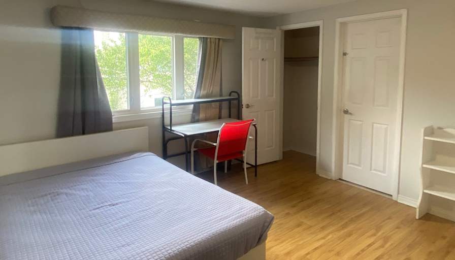 Hannah Nguyen's room