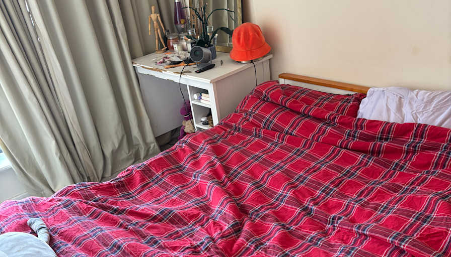 Photo of Barney's room