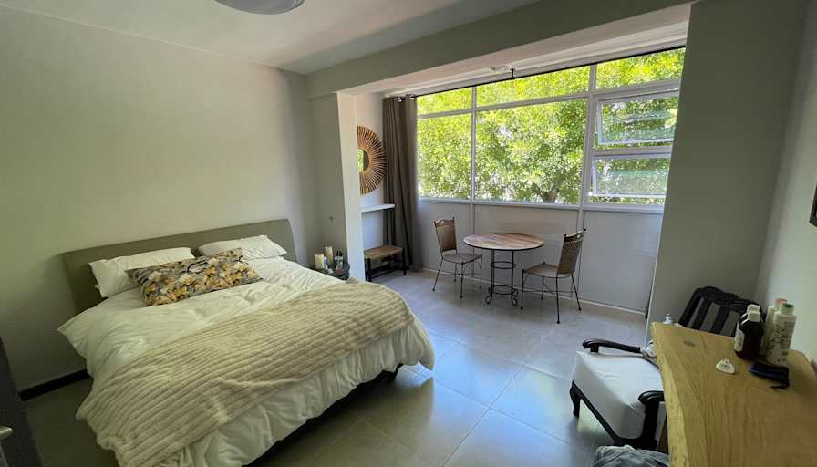 Photo of SAM HYATT's room