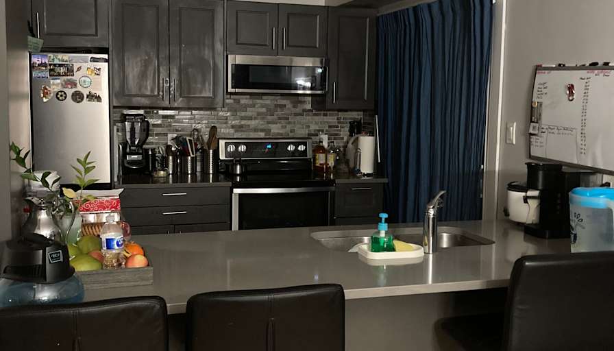 CECEILLA SANTOS's room