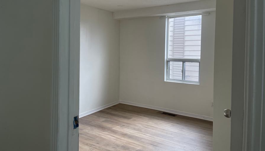 Tolobi Rental's room