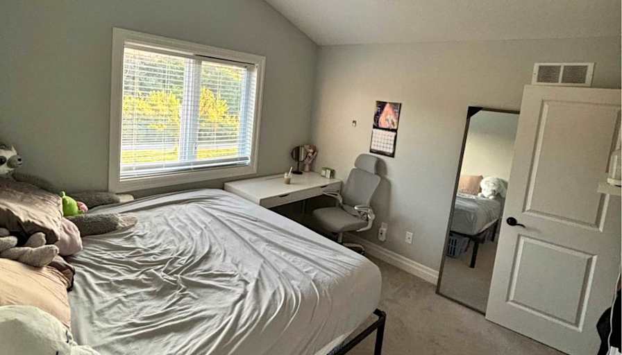 Julieth Camila's room