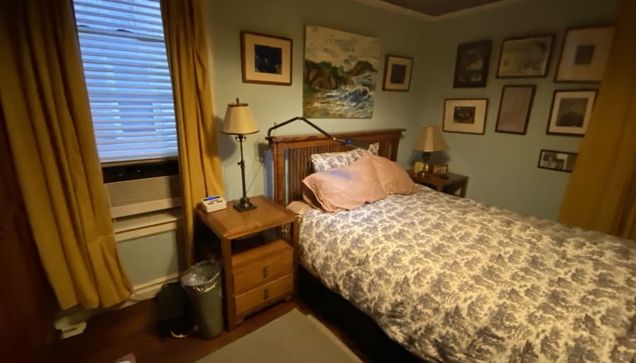 Photo of larry eades's room