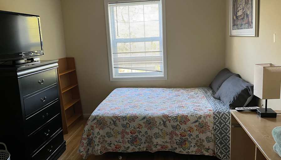 Private room to rent in share house Ardley Court, B...