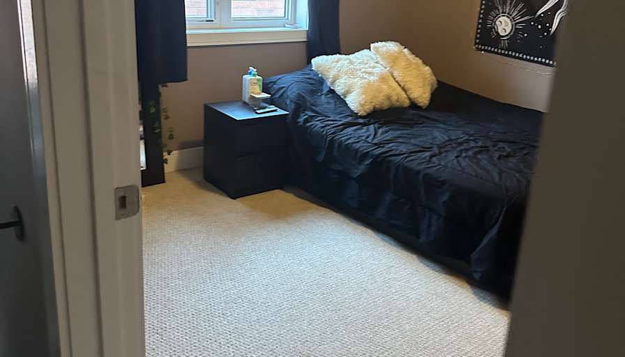 Miranda Mckenna's room