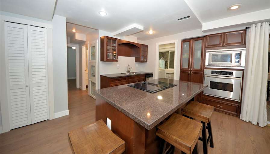 Seyed Faraz Akaberi's room