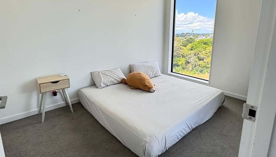 Private room to rent in share house Rawene Road,... Roomies.co.nz