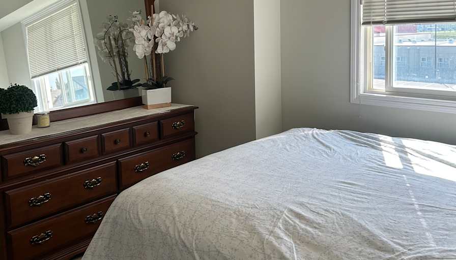 Laura KESSLER's room