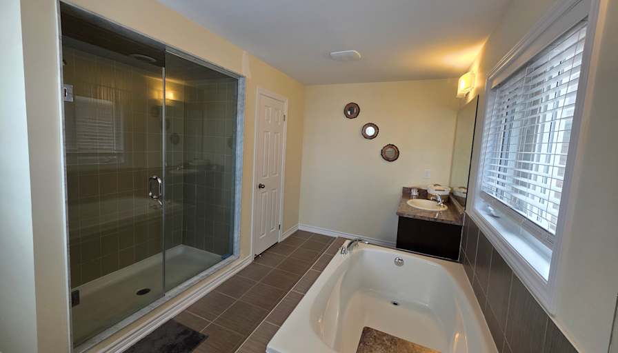 Parthipan Murugavel's room