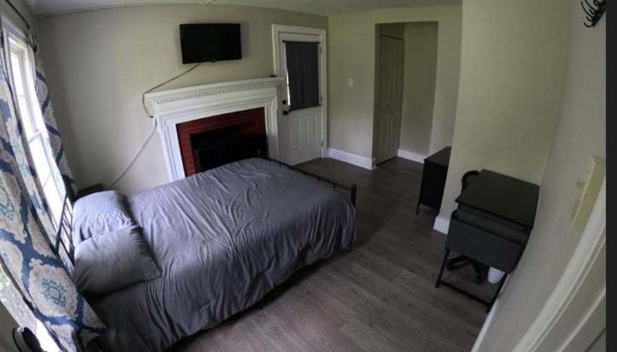 Private room to rent in share house Fayetteville, N...