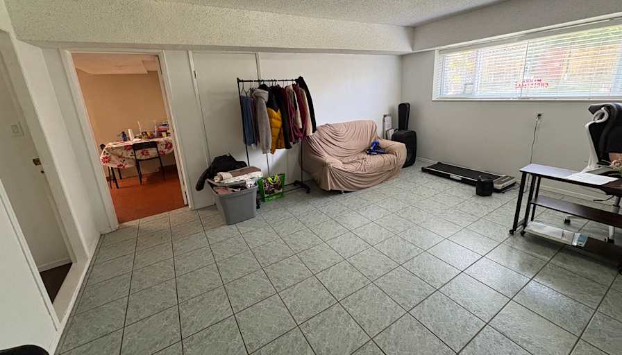 Stefanie St-Jacques's room